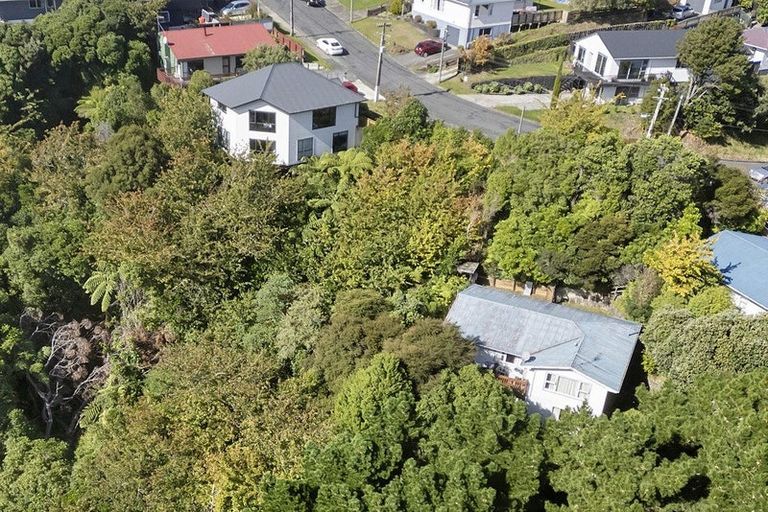 Photo of property in 8 Castle Crescent, Stokes Valley, Lower Hutt, 5019