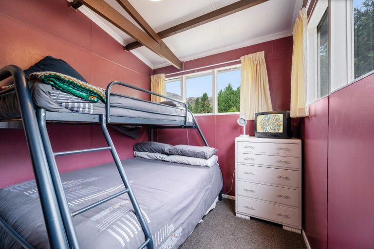 Photo of property in 32 Black Peak Road, Omarama, 9412