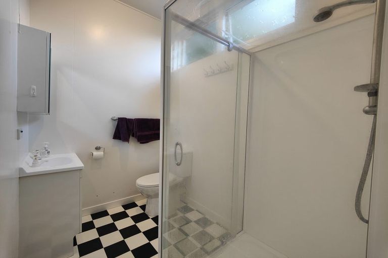 Photo of property in 10 Governor Road, Northland, Wellington, 6012