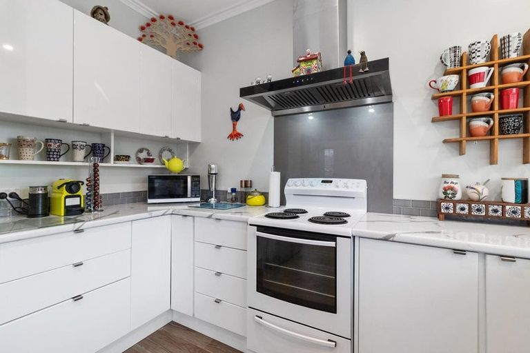 Photo of property in 16 High Street, Tirau, 3410