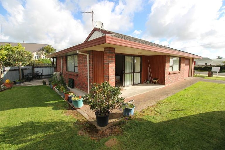 Photo of property in 8 Hammond Street, Bulls, 4818