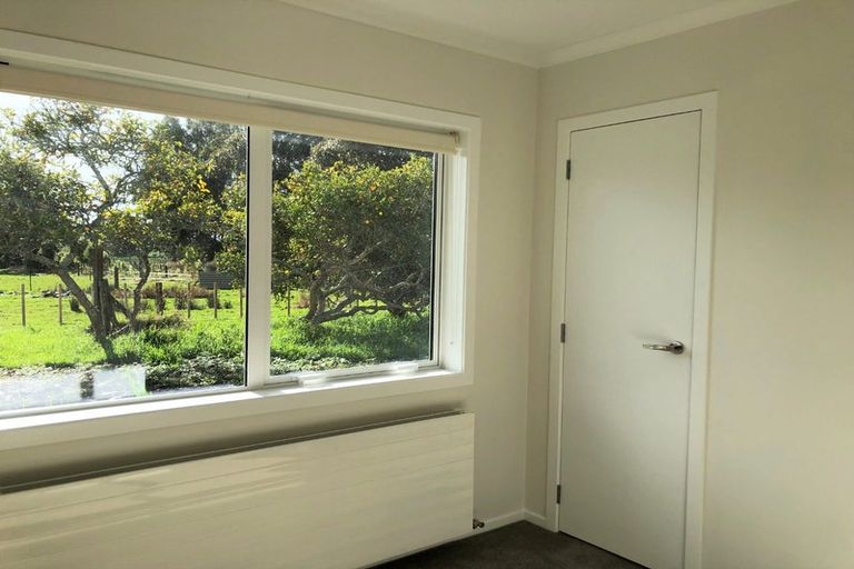 Photo of property in 72 Kuku Beach Road, Kuku, Levin, 5570