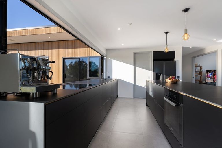 Photo of property in 142 Aporo Road, Tasman, Upper Moutere, 7173