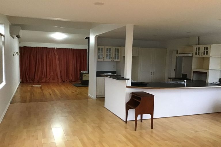 Photo of property in 30 Ellis Avenue, Mount Roskill, Auckland, 1041