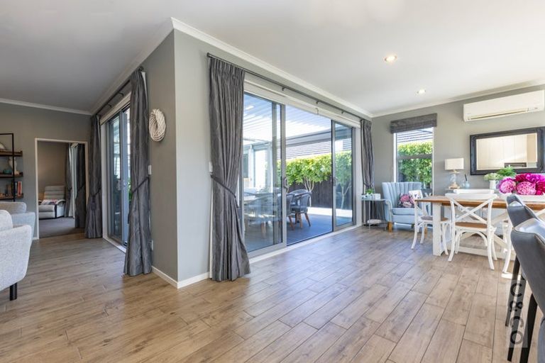 Photo of property in 11 Parlane Drive, Huapai, Kumeu, 0810