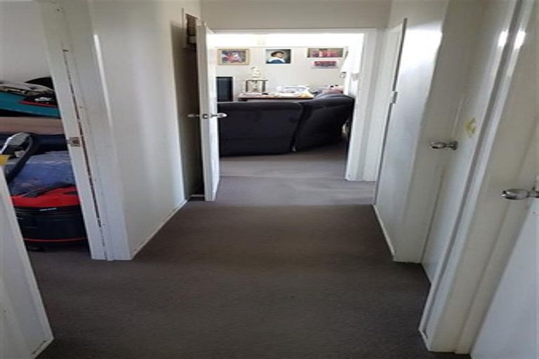 Photo of property in 49 Othello Drive, Clover Park, Auckland, 2023