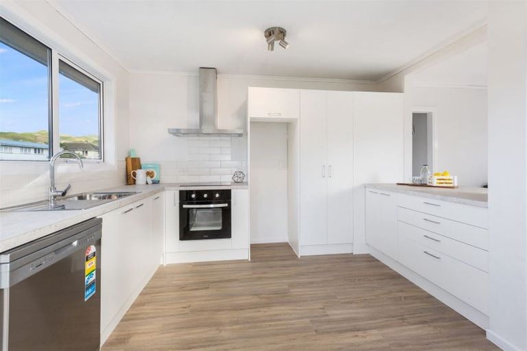 Photo of property in 18 Kokiri Crescent, Waitangirua, Porirua, 5024