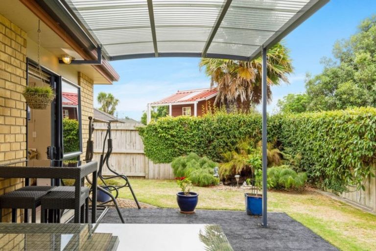 Photo of property in 51 Pirika Place, Papamoa Beach, Papamoa, 3118