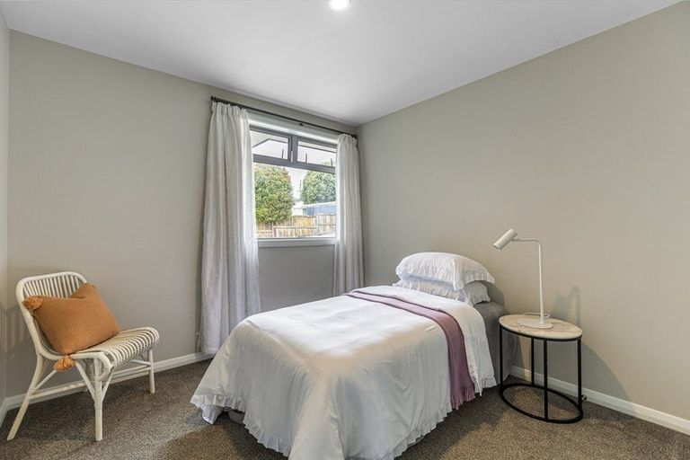 Photo of property in 6a Moera Place, Stanmore Bay, Whangaparaoa, 0932