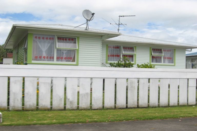 Photo of property in 11 Kemble Close, Mangere, Auckland, 2022