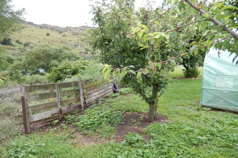 Photo of property in 98 Cheviot Street, Roxburgh, 9500