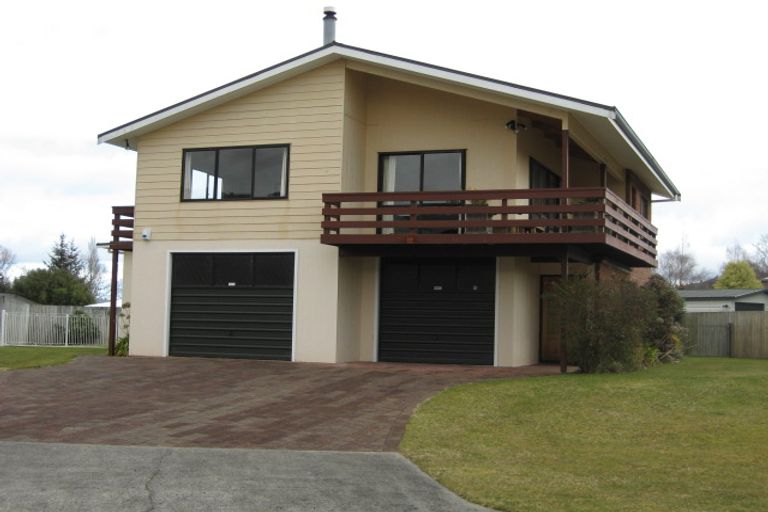 Photo of property in 7 Gibbs Place, Kinloch, Taupo, 3377