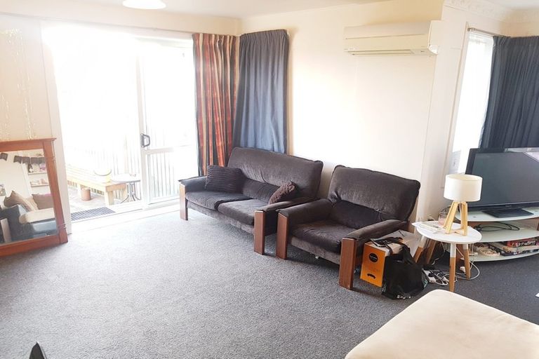 Photo of property in 13 Broadbent Street, Riccarton, Christchurch, 8041