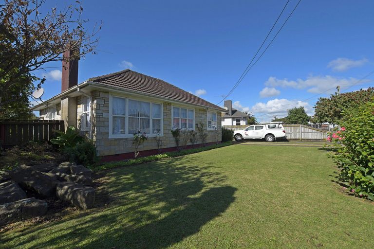 Photo of property in 12 Sandbrook Avenue, Otara, Auckland, 2023