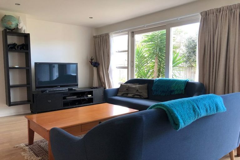 Photo of property in 10/10 Blomfield Spa, Takapuna, Auckland, 0622