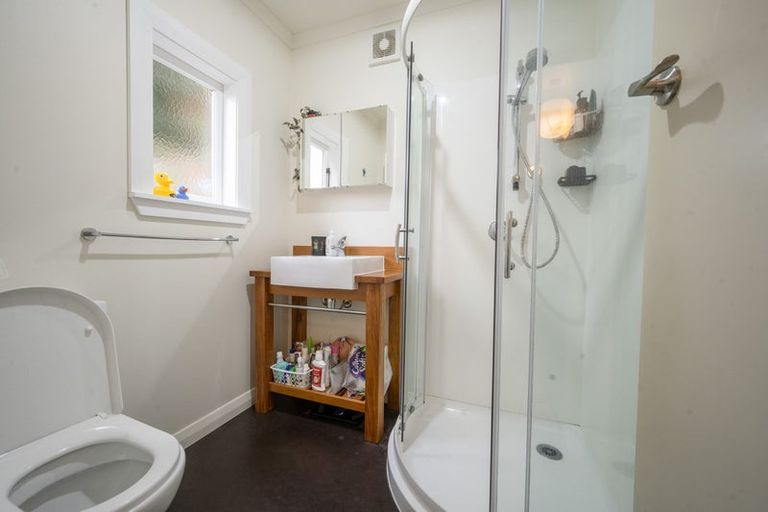 Photo of property in 28 Whaui Street, Vogeltown, Wellington, 6021