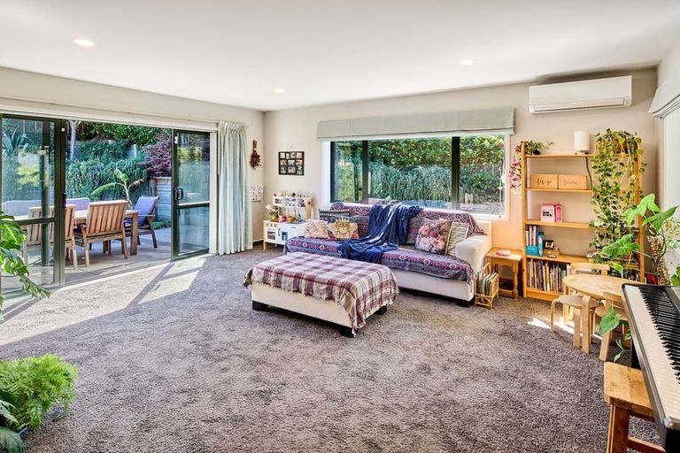 Photo of property in 6 Simpson Crescent, Raumati Beach, Paraparaumu, 5032