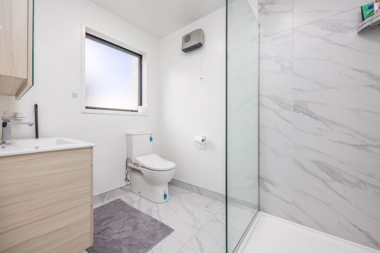 Photo of property in 11/10 Fathom Place, Te Atatu Peninsula, Auckland, 0610