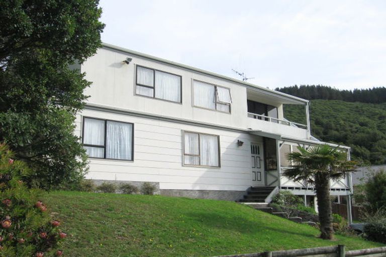Photo of property in 38 Westhaven Drive, Tawa, Wellington, 5028