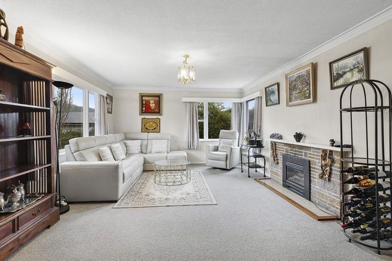 Photo of property in 63 Redwood Avenue, Tawa, Wellington, 5028