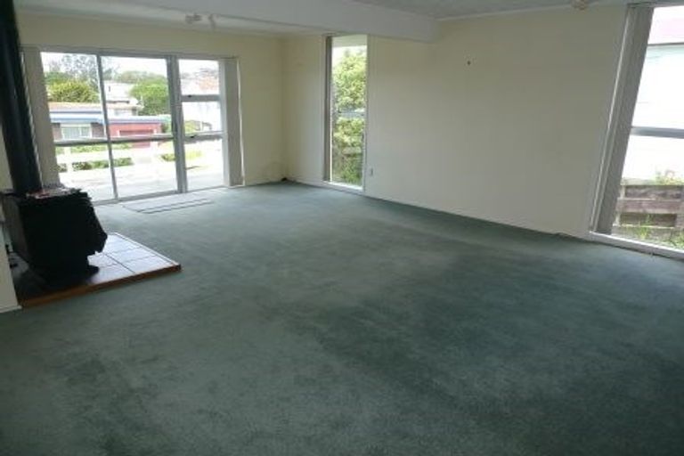 Photo of property in 9 Kerr Grove, Johnsonville, Wellington, 6037