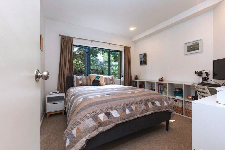 Photo of property in 220 Woodlands Park Road, Titirangi, Auckland, 0604