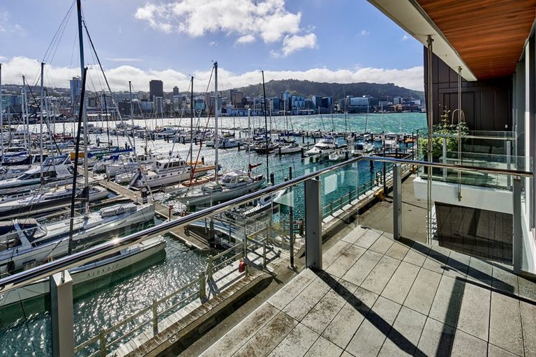 Photo of property in Clyde Quay Wharf, 2b/6 Clyde Quay Wharf, Te Aro, Wellington, 6011