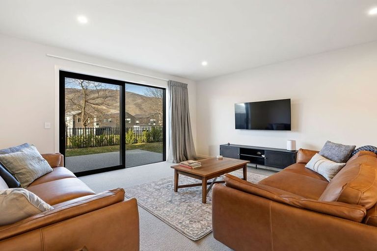 Photo of property in 33 Midlothian Avenue, Cromwell, 9310