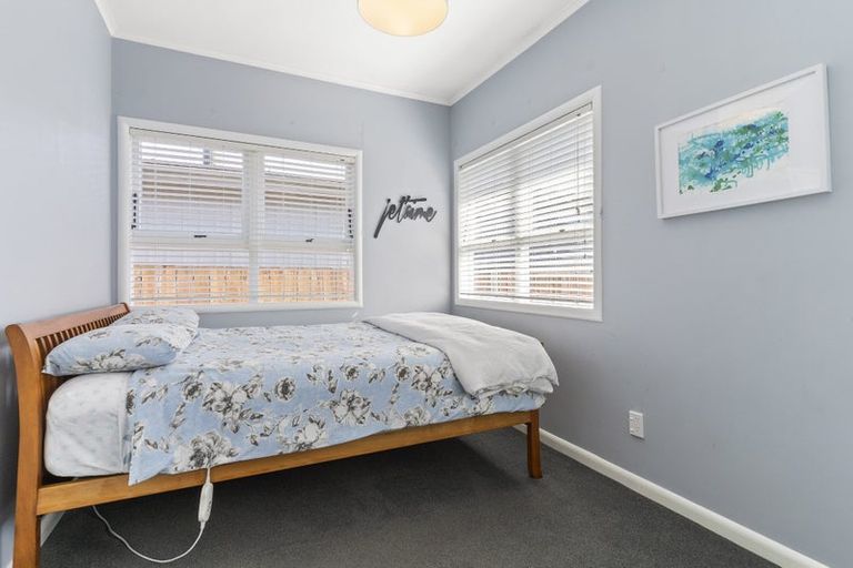 Photo of property in 276c Wairau Road, Glenfield, Auckland, 0627