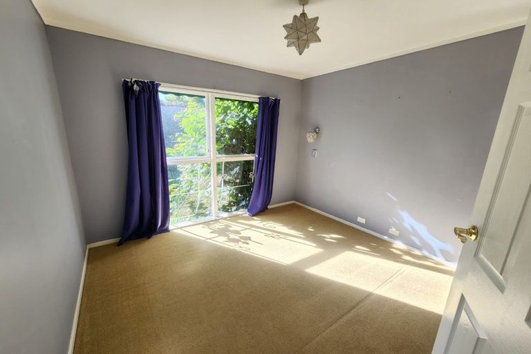 Photo of property in 27 Mirrabooka Avenue, Botany Downs, Auckland, 2010