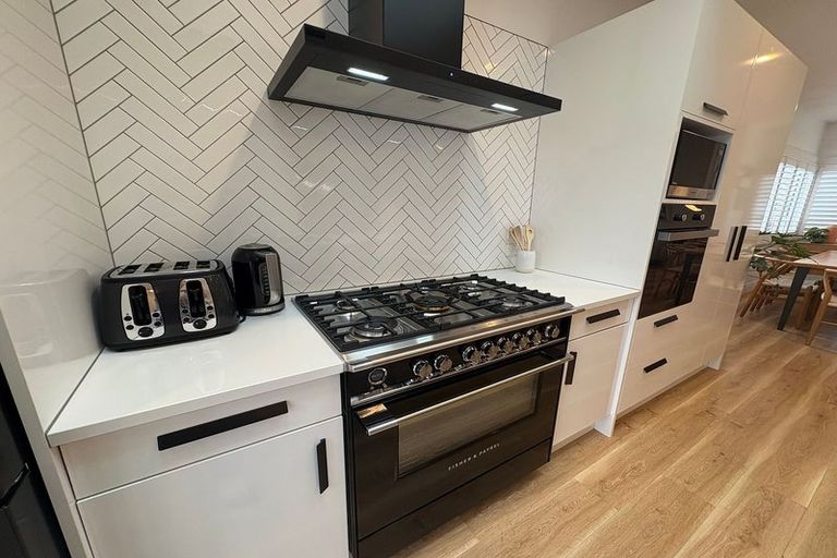 Photo of property in 161 Weston Road, St Albans, Christchurch, 8052