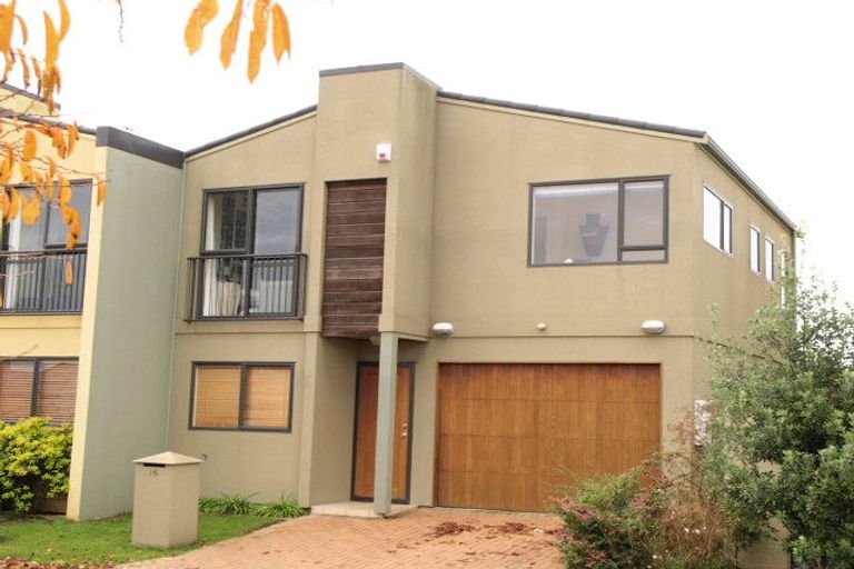 Photo of property in 16 Puma Drive, Golflands, Auckland, 2013