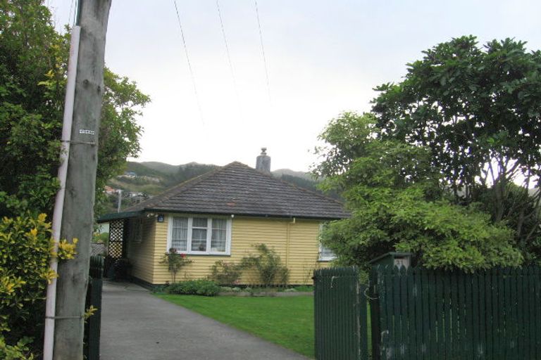 Photo of property in 21a Hinau Street, Tawa, Wellington, 5028