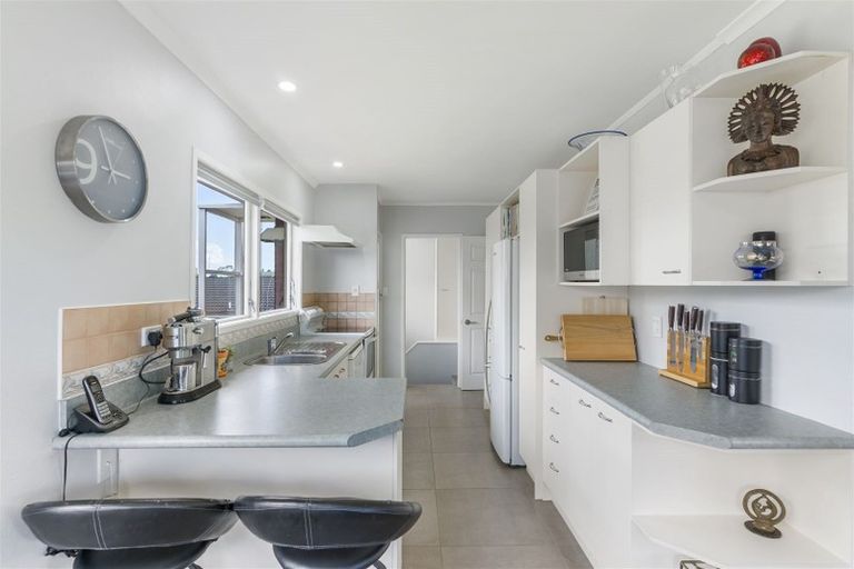 Photo of property in 3 Stansfield Place, Sunnyhills, Auckland, 2010