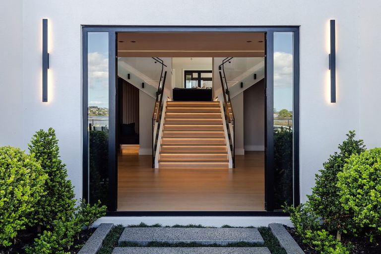 Photo of property in 112 Arran Point Parade, Orewa, 0931