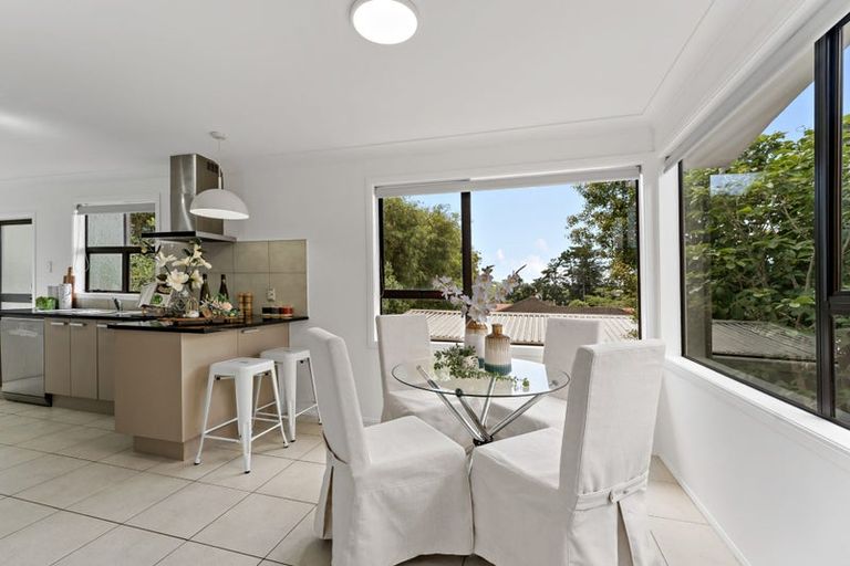 Photo of property in 6b Beldon Place, Pakuranga Heights, Auckland, 2010