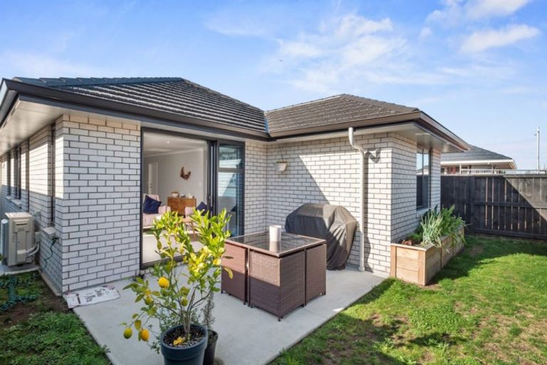 Photo of property in 3 Tamapahore Boulevard, Papamoa Beach, Papamoa, 3118