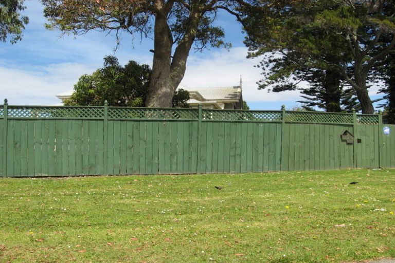 Photo of property in 128 Coronation Road, Mangere Bridge, Auckland, 2022