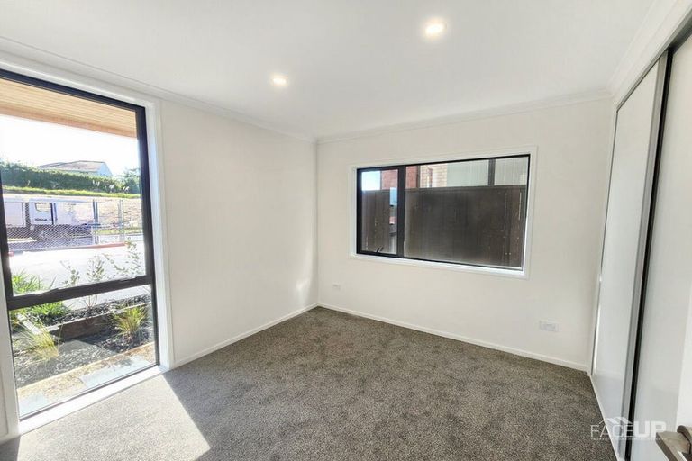 Photo of property in 8 Rahopuru Road, Westgate, Auckland, 0614
