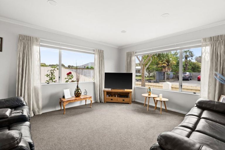 Photo of property in 2a Cassino Crescent, Onekawa, Napier, 4110