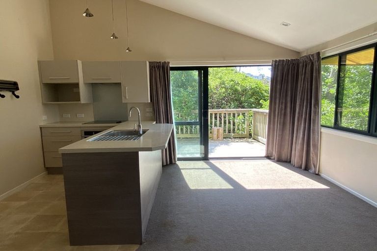 Photo of property in 12 Toi Toi Place, Northcote, Auckland, 0627
