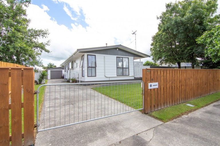 Photo of property in 6 Robinson Crescent, Westbrook, Palmerston North, 4412