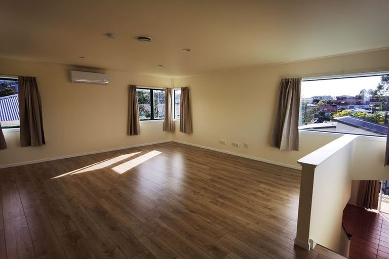 Photo of property in 14 Cron Avenue, Te Atatu South, Auckland, 0610