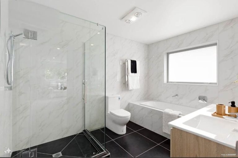 Photo of property in 513d West Coast Road, Glen Eden, Auckland, 0602