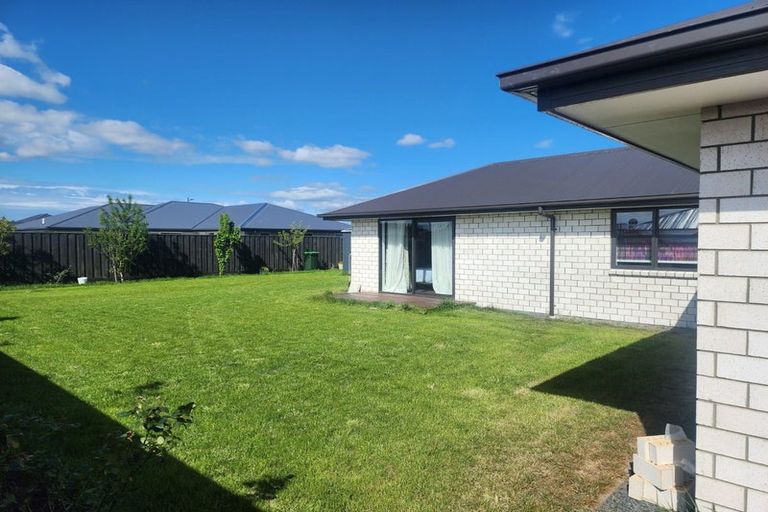 Photo of property in 33 Te Kanawa Lane, Rolleston, 7615