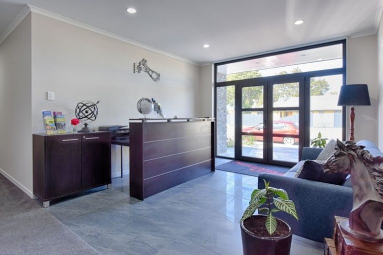 Photo of property in 71 Hokonui Drive, Gore, 9710