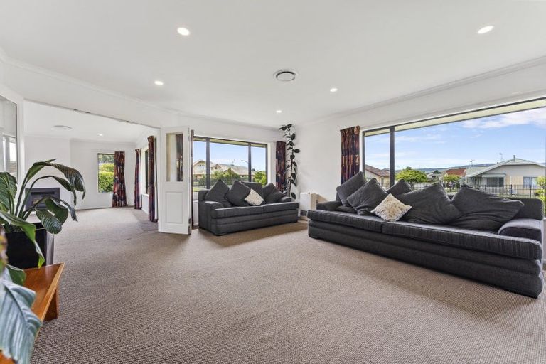 Photo of property in 2 Masefield Terrace, Kelvin Grove, Palmerston North, 4414