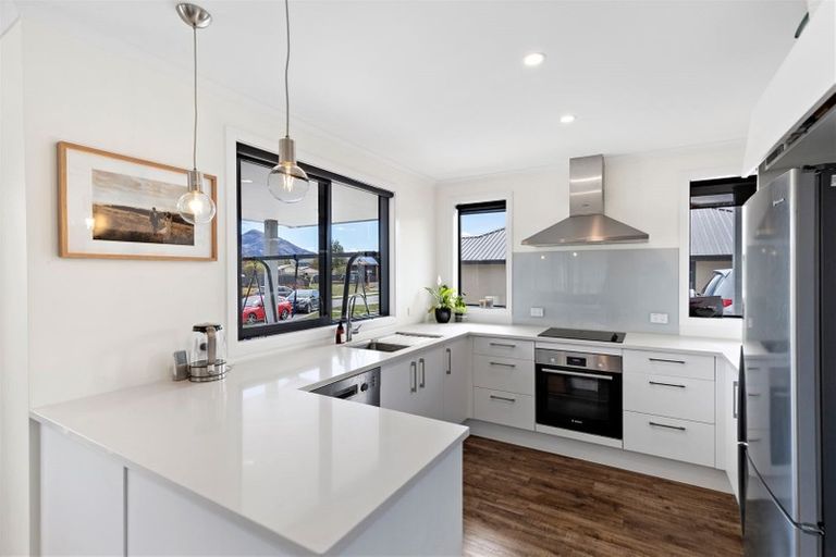Photo of property in 12 Hebbard Court, Albert Town, Wanaka, 9305