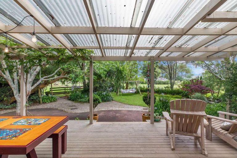 Photo of property in 56 Te Pua School Road, Helensville, 0875