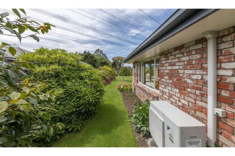Photo of property in 61 Chesterfield Mews, Russley, Christchurch, 8042